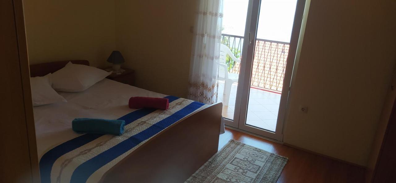 Apartments Ivka Omiš Екстериор снимка