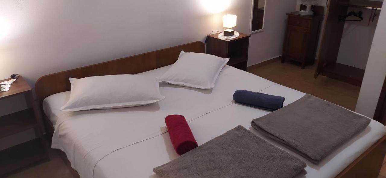 Apartments Ivka Omiš Екстериор снимка