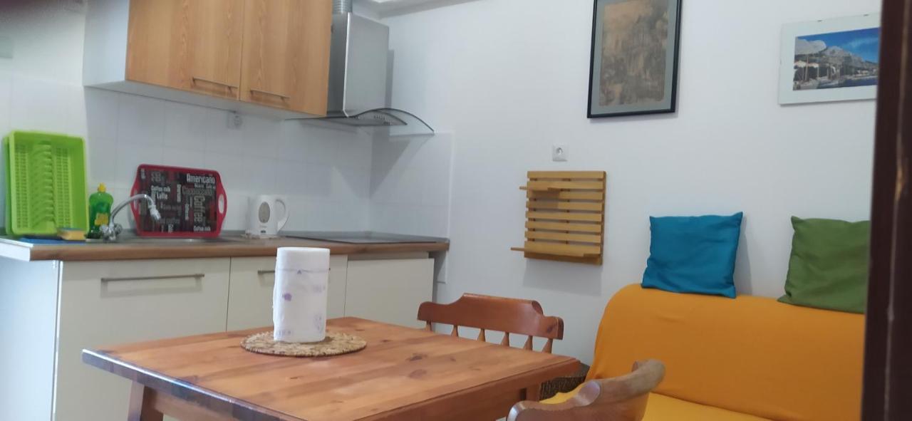 Apartments Ivka Omiš Екстериор снимка