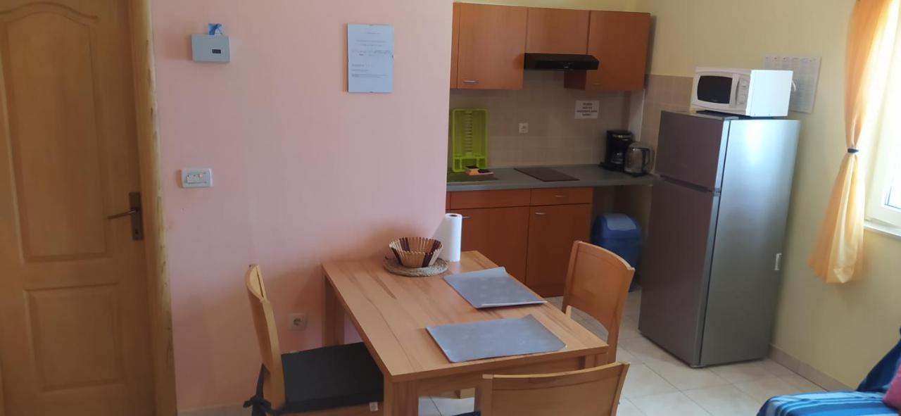 Apartments Ivka Omiš Екстериор снимка