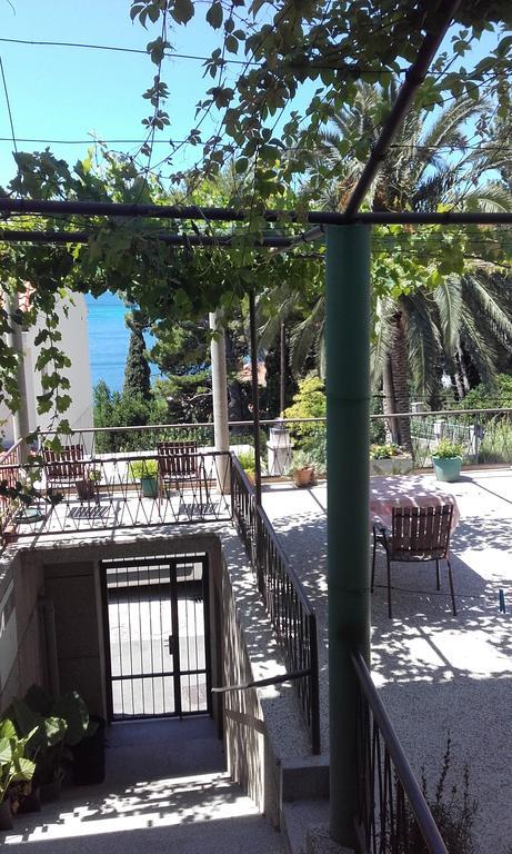 Apartments Ivka Omiš Екстериор снимка