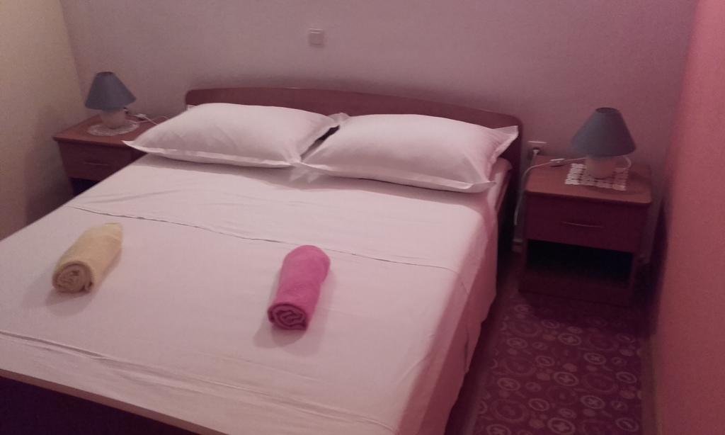 Apartments Ivka Omiš Екстериор снимка