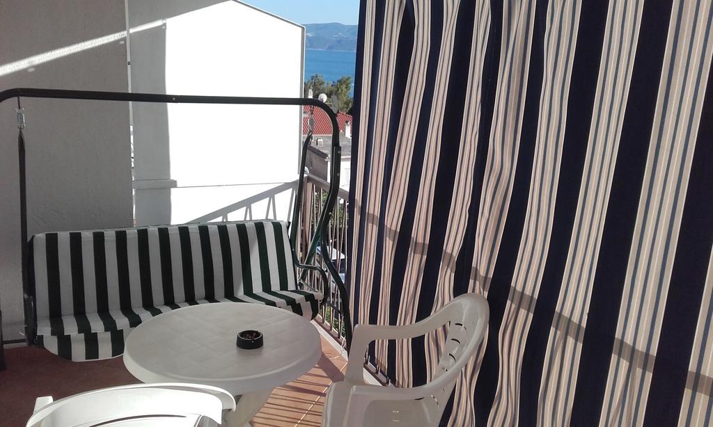 Apartments Ivka Omiš Екстериор снимка