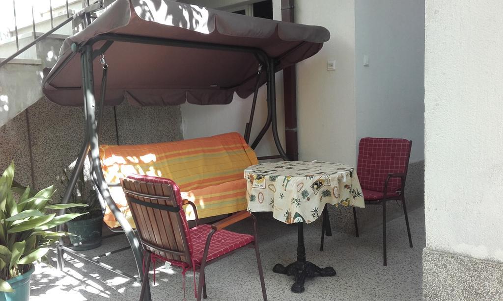 Apartments Ivka Omiš Екстериор снимка