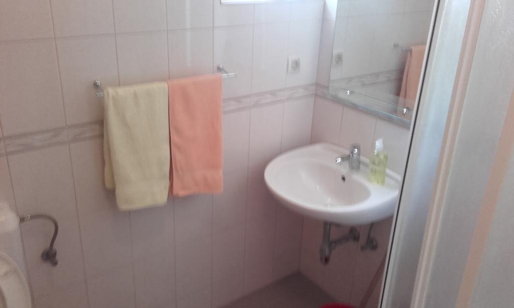 Apartments Ivka Omiš Екстериор снимка