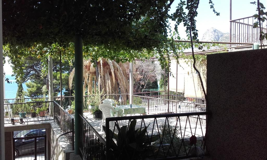 Apartments Ivka Omiš Екстериор снимка