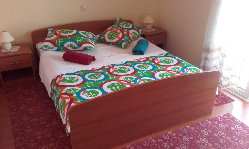 Apartments Ivka Omiš Екстериор снимка