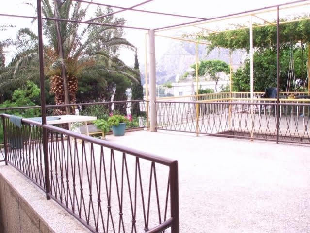 Apartments Ivka Omiš Екстериор снимка