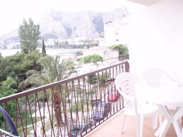 Apartments Ivka Omiš Екстериор снимка