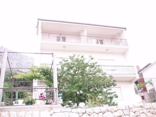 Apartments Ivka Omiš Екстериор снимка